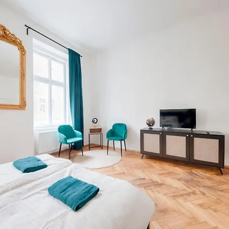 Center Premium * Prag